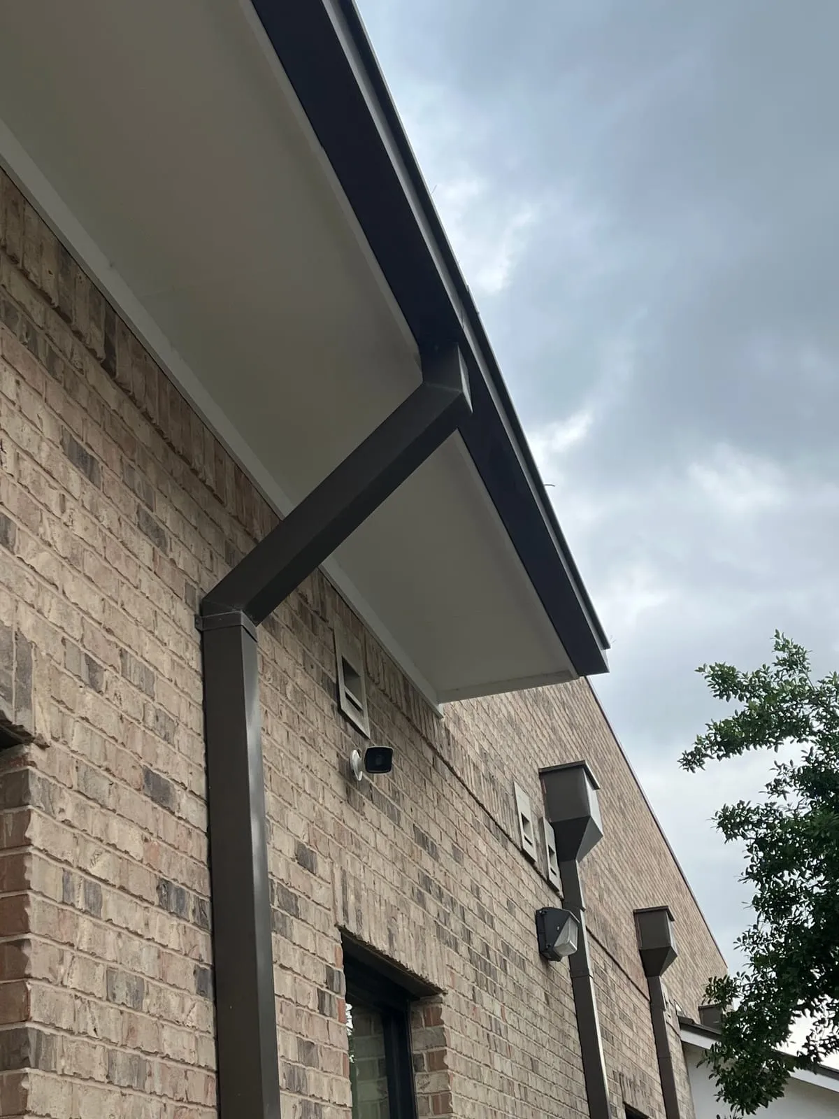 Downspout Placement: How Many Do You Need and Where Should They Go?