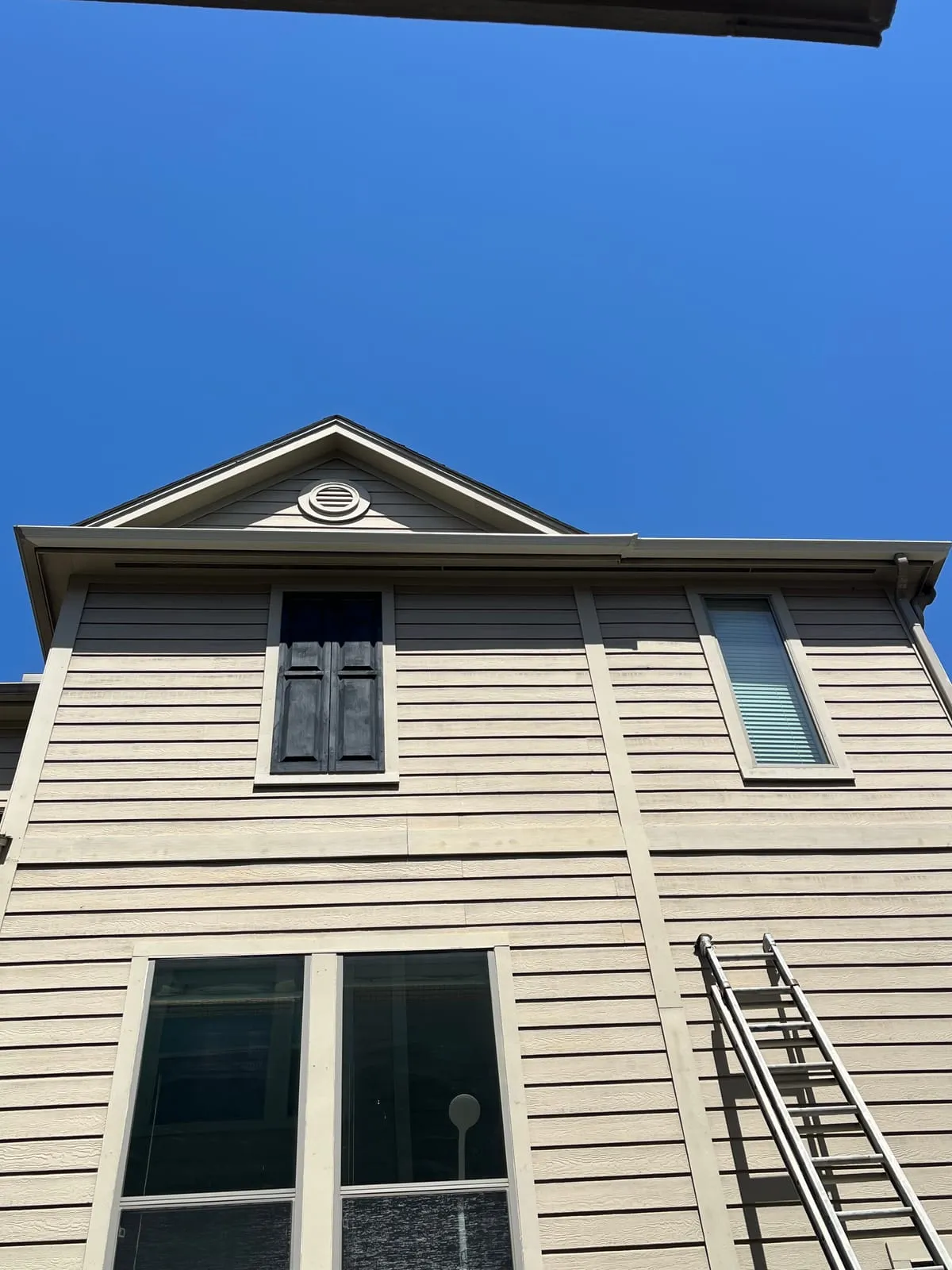 How to Choose the Right Gutter Color for Your Home